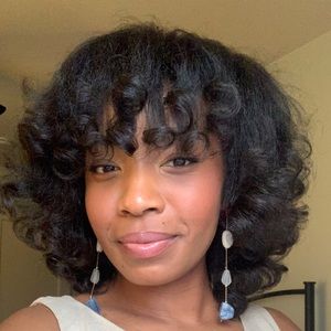 Meet your Posher, Nicole